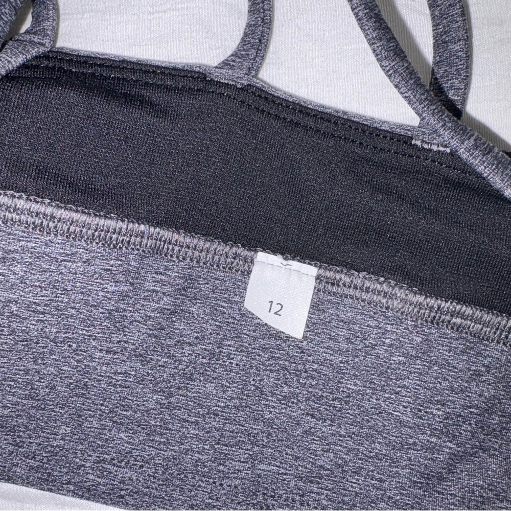 Lululemon Women's Charcoal Gray Strappy Sports Bralette (Bra) - Picture 6 of 8